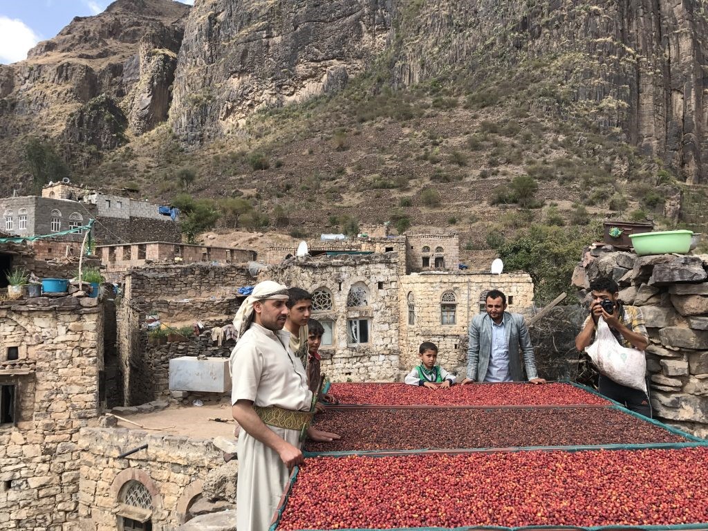 صورة لمزارعي القهوة في اليمن