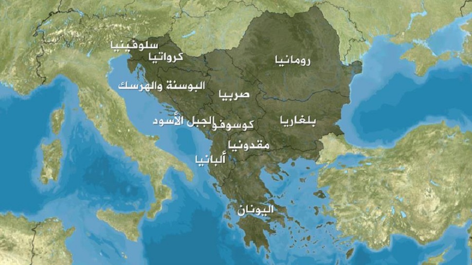 تحد ألبانيا من الجهة الشمالية كوسوفو والجبل الأسود، ومن الشرق مقدونيا، ومن الجنوب إلى جهة الشرق اليونان