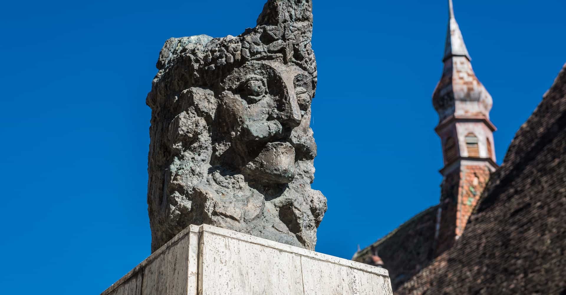 تمثال لفلاد الثالث في رومانيا