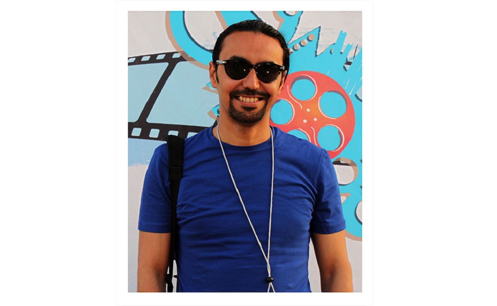 تمكن المخرج التونسي مروان الطرابلسي على امتداد الفيلم من أسرنا بلغة فنية وثائقية