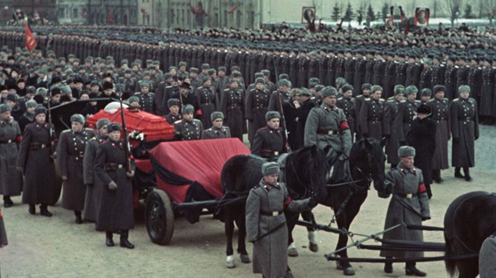"جنازة رسمية".. يوم مات إله السوفيات ستالين %D8%A7%D9%84%D8%AC%D9%86%D8%A7%D8%B2%D8%A9