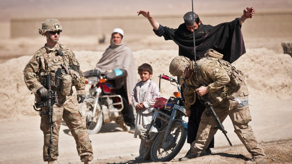 يوم دامٍ في &quot;تشارخ&quot; بأفغانستان.. حيث يضحك السفاحون ويبكي أهل الضحايا