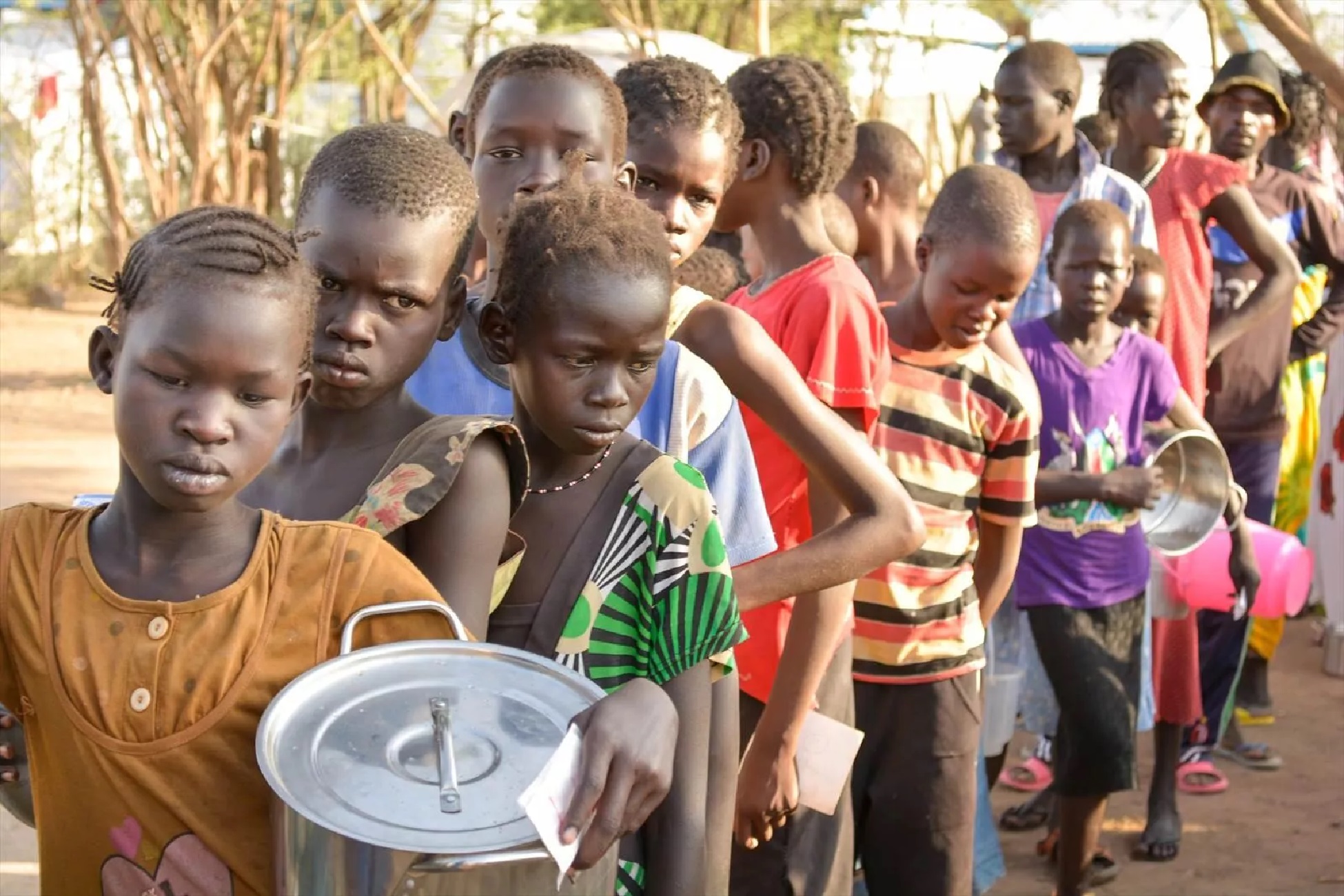 Избавление от голода. Южный Судан население 2021. Африканские дети голодают. Голодающие люди в Африке дети.